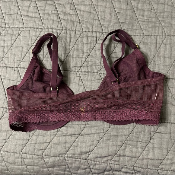Victorious Secret Unlined Bra 34D front close - Picture 3 of 4